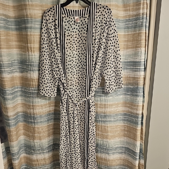 No Boundaries Womens Plus Black & White Polka Dot Kimono Robe - Picture 1 of 7